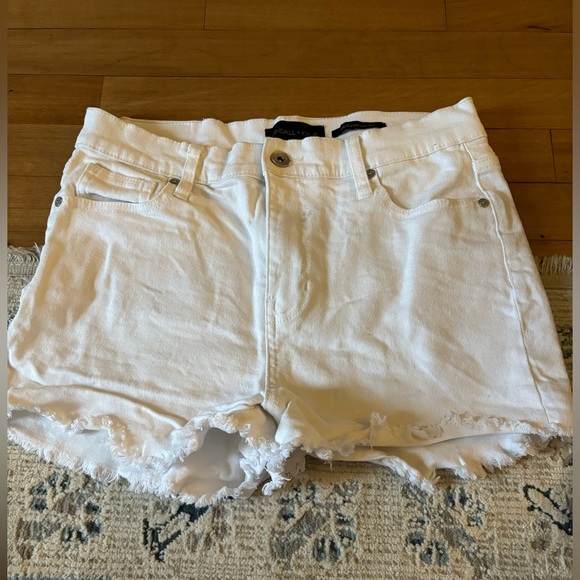 Kendall & Kylie Pants - White jean shorts